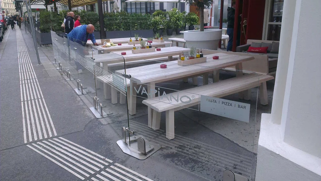 Gastgartenumrandung Vapiano