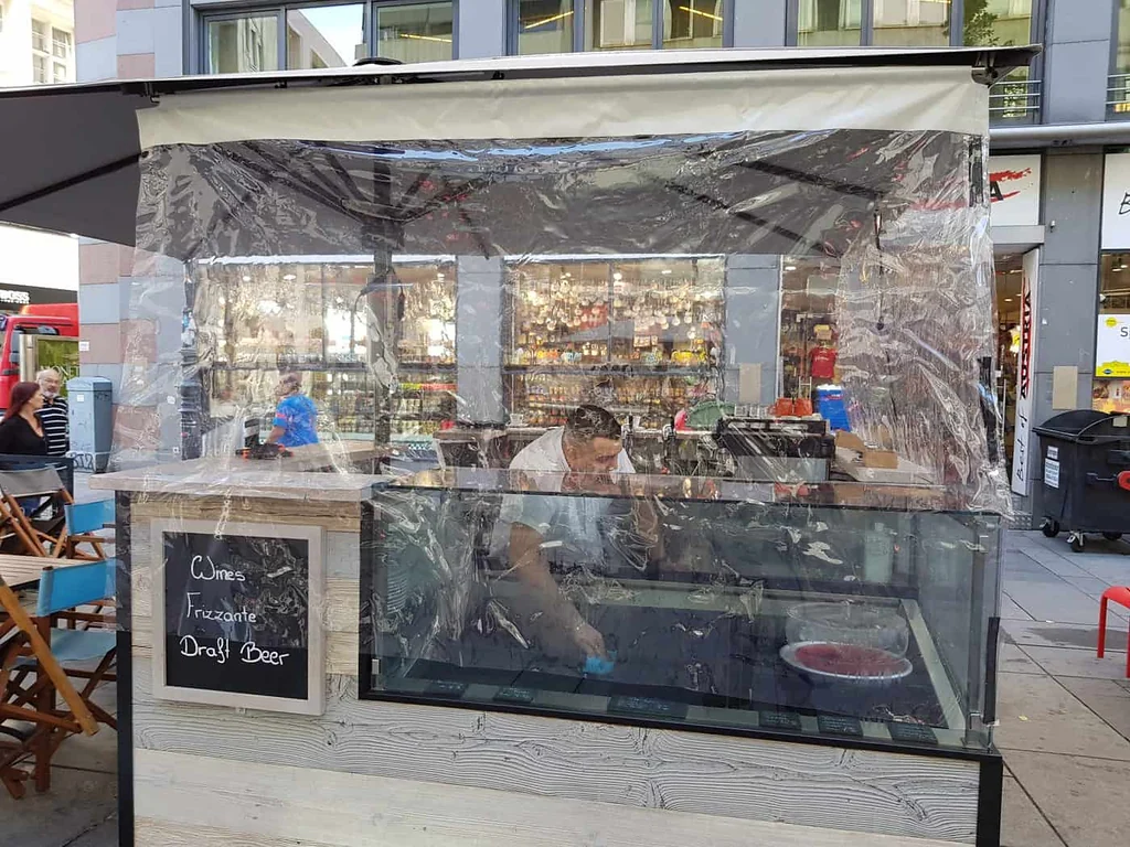 Abdeckplane für Gastgarten