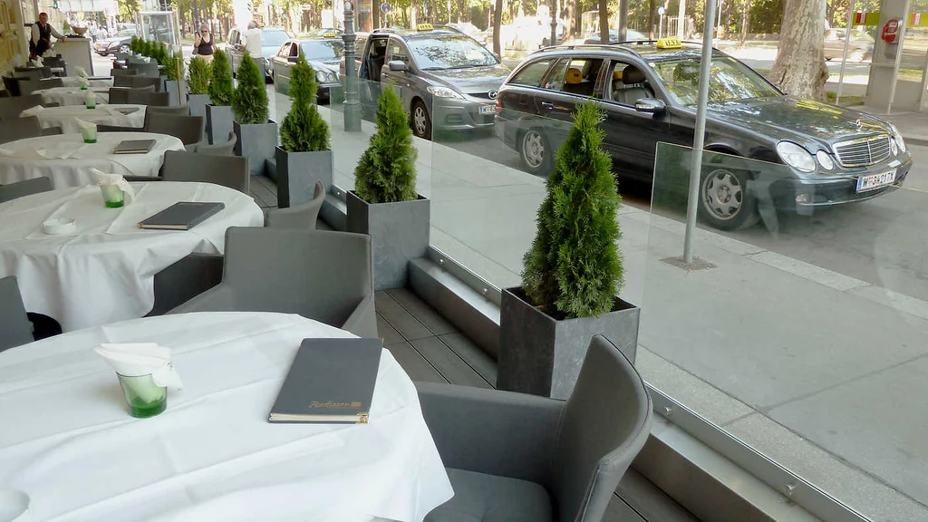 Gastgartenumrandung Radisson