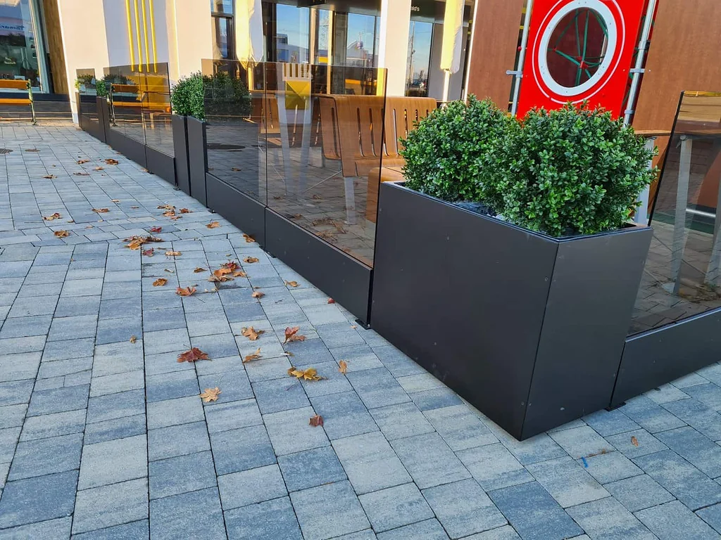 Gastgartenumrandung MC Donalds